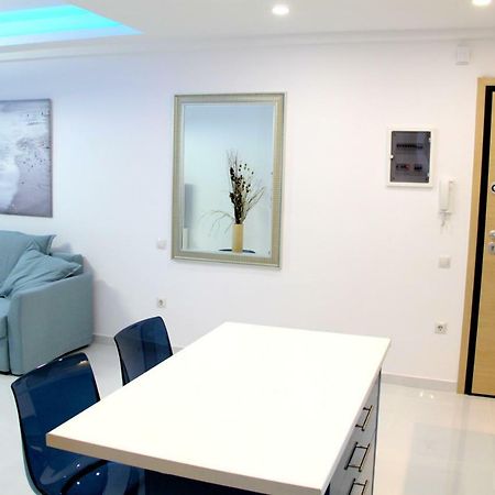 Thiseos 319. Beautiful Apartments Near The Cultural Center Of The Capital. Atenas Exterior foto