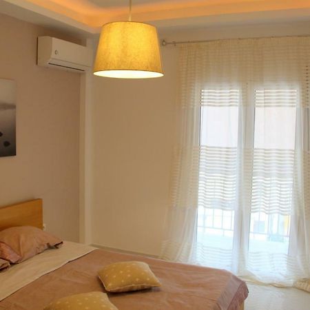 Thiseos 319. Beautiful Apartments Near The Cultural Center Of The Capital. Atenas Exterior foto